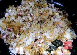 鱿鱼须炒饭的做法图解7