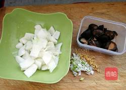 香菇炒白菜的做法图解2