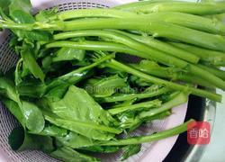 腊肉炒芥兰的做法图解2