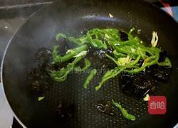 青椒木耳炒粉皮的做法图解6