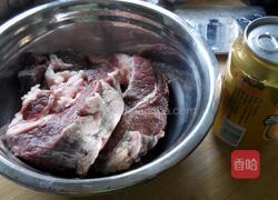 啤酒红烧胡萝卜牛肉的做法图解1