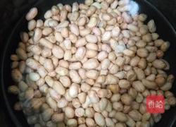 花生米拌芹菜胡萝卜的做法图解2