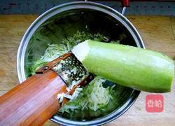西葫芦锅贴的做法图解2