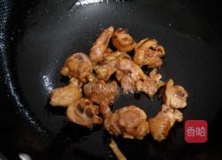 青椒炒鸡肉的做法图解3