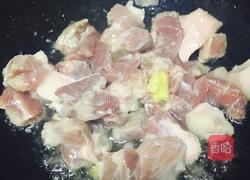 红烧肉炖土豆的做法图解7