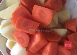牛肉焖土豆的做法图解2