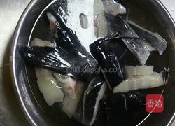 汽锅鮰鱼的做法图解1