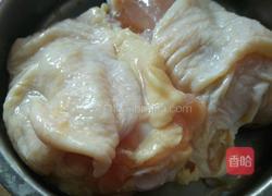 鸡腿拌饭的做法图解1