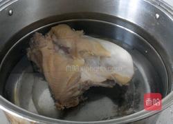 当归枸杞炖鸡的做法图解2