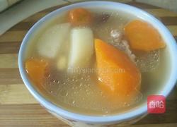 胡萝卜淮山大骨汤的做法图解6