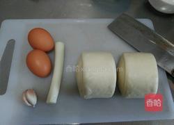 鸡蛋炒馍花的做法图解1