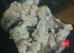 土豆炖鸡骨的做法图解4