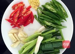 双椒炒鸭珍的做法图解3