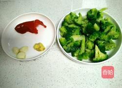 炝炒西兰花的做法图解1