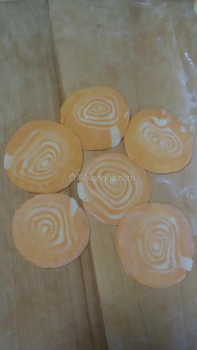 擀成圆面皮
