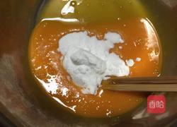 10寸戚风蛋糕的做法图解2