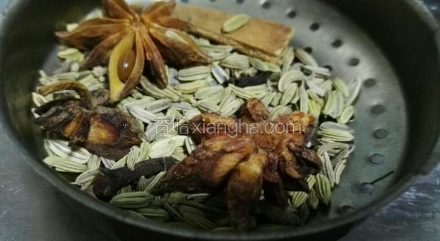 备料装料盒里