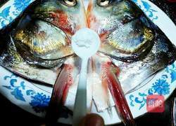 双拼剁椒鱼头的做法图解4