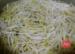凉拌绿豆芽的做法图解1
