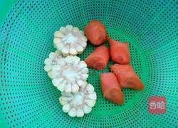 筒子骨胡萝卜汤的做法图解2