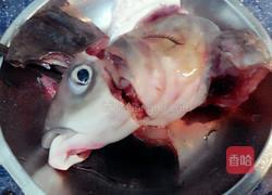 鱼头土豆养生汤的做法图解1