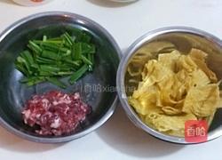 豆腐皮炒肉的做法图解1