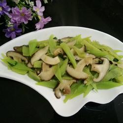 香菇炒莴笋的做法[图]