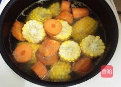 玉米排骨汤的做法图解5