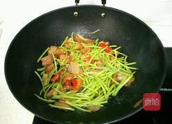 泥蒿炒腊肉的做法图解12