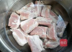 排骨炖芋头的做法图解2