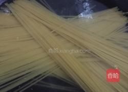 黑胡椒牛肉意面的做法图解1