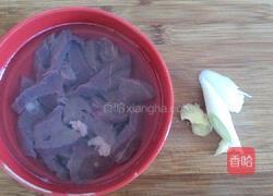 黄瓜拌猪肝的做法图解1