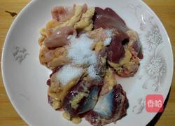 炒酸菜鸡杂的做法图解2