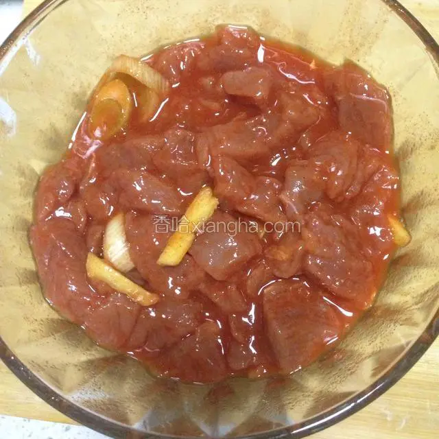戴一次性手套抓匀
