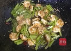 香辣芹菜炒虾仁的做法图解7