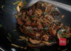 蘑菇炖排骨的做法图解9