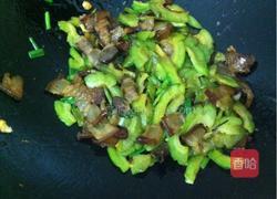 腊肠炒苦瓜的做法图解9