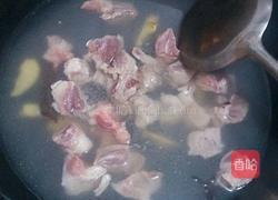 土豆焖排骨的做法图解4