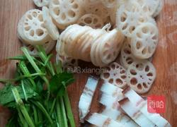 腊肉炒藕片的做法图解1