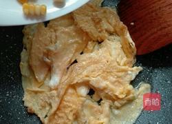 鸡蛋炒玉米的做法图解8