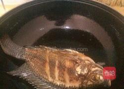 黄豆酱焖鱼的做法图解4