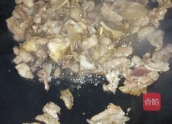 胡萝卜炒肉的做法图解3