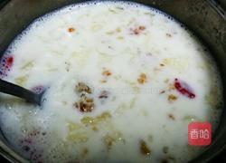 牛奶桃胶银耳羹的做法图解4