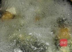 瘦肉鸡爪猴头煲的做法图解3