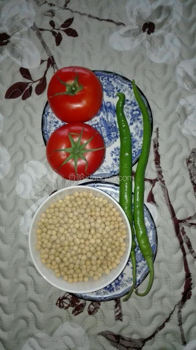 准备好食材，以备待用。