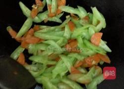 蒜蓉炒黄瓜胡萝卜的做法图解4
