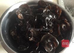 黑木耳炒山药的做法图解2