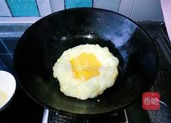 鸡蛋炒黄瓜片的做法图解2