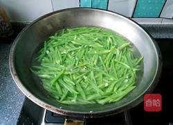 牛肉豆角丝的做法图解3