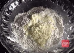 草莓糯米滋的做法图解2